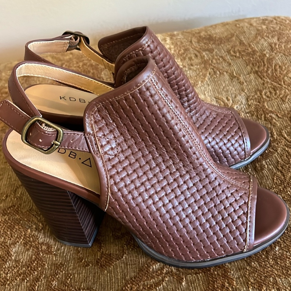KDB women’s open toe sandals